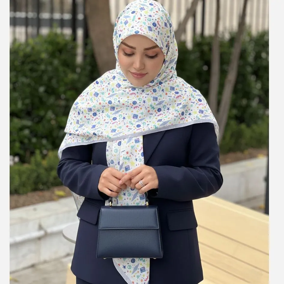 روسری نخ طرح ماهور سرمه ای اشکال هندسی ریز روزمره و مهمانی