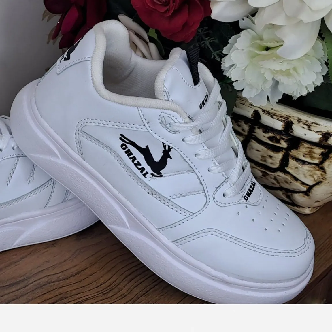 کفش اسپرت بچگانه ونس سفید سایز 31 تا 36 پسرانه دخترانه